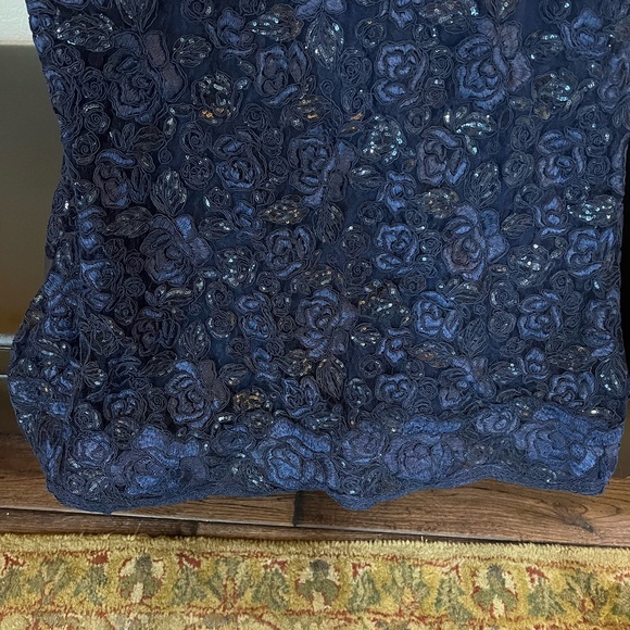 Teri Jon Rickie freeman Beautiful dress navy with the bow and lace - Picture 5 of 10